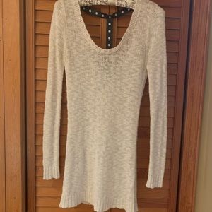 Light sweater with faux leather studded T back